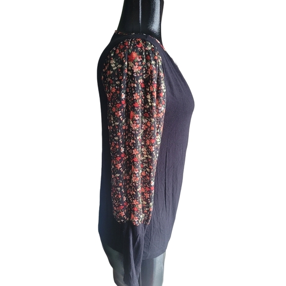 Storm Los Angeles Black Top with Floral Puff Sleeves M - Picture 4 of 7